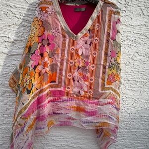 Vibrant floral Caftan-like top by Lola Made In Italy